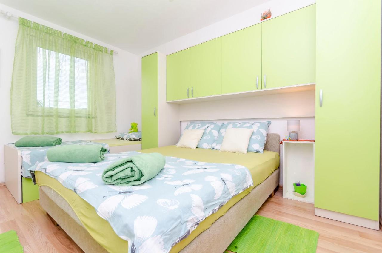 Apartment Branislava Rogoznica  Bagian luar foto